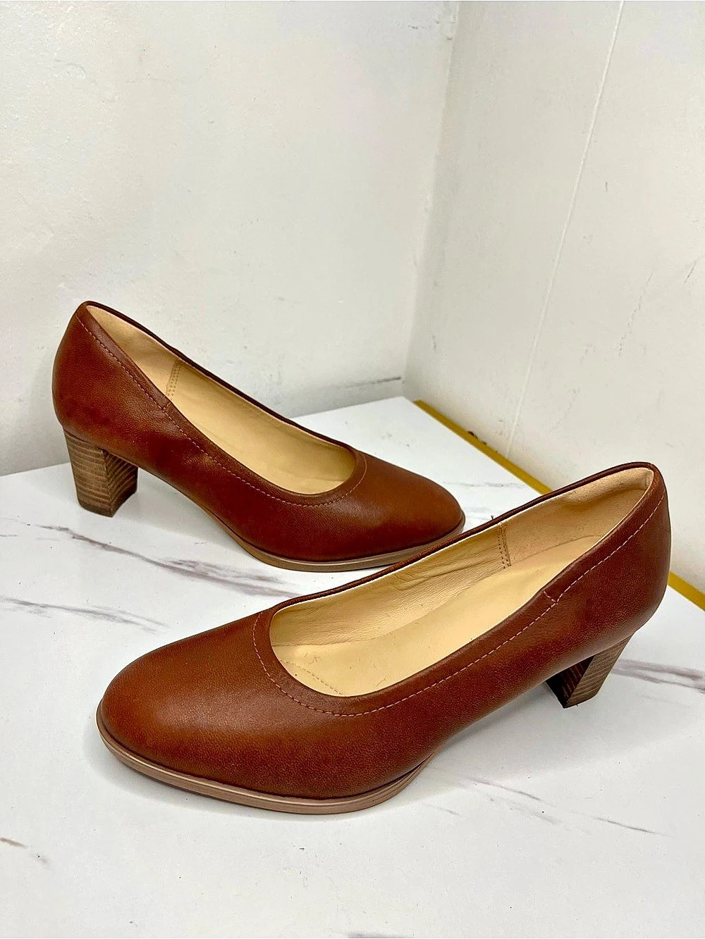 Clarks Leather Pumps in Brown US 7 Block Heels